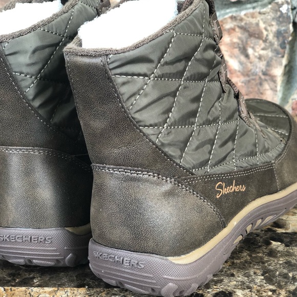 NEW Skechers Women's Relaxed Fit boots - Picture 4 of 12